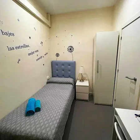 Rooms On Balmes Bed & Breakfast *