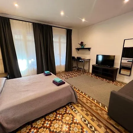 Bed & Breakfast Rooms On Balmes