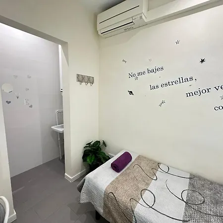 Rooms On Balmes Bed & Breakfast *