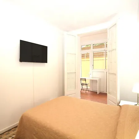 Rooms On Balmes Bed & Breakfast *