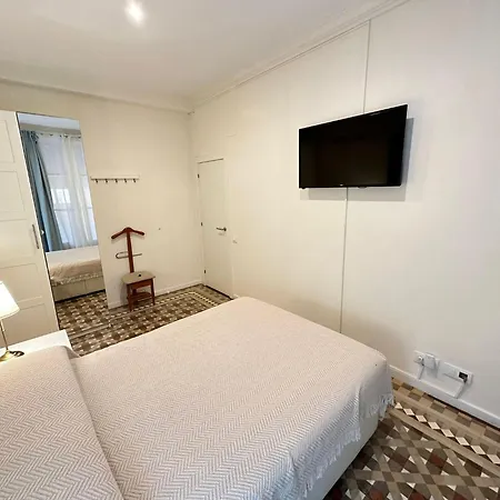Rooms On Balmes Bed & Breakfast