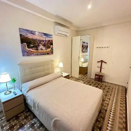Rooms On Balmes Bed & Breakfast *